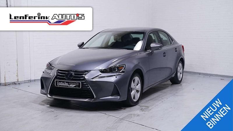 Grijs (metallic) Occasion 2020 Lexus IS300h Sedan | € 26.850 (Eerlijke prijs) - Afbeelding 1/4