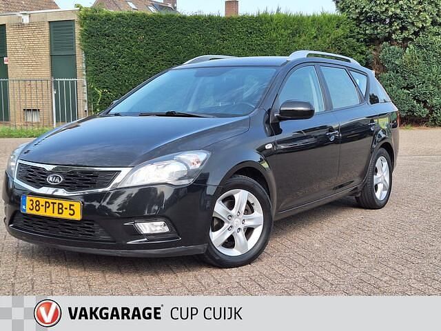 Zwart Gebruikt 2011 Kia Ceed Hatchback | € 3.900 (Eerlijke prijs) - Afbeelding 1/4