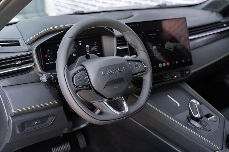 Groen Gebruikt 2025 Lynk & Co 01 SUV | € 37.894 (Duur) - Afbeelding 1/1