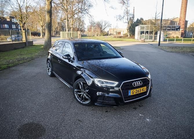 Occasion Audi A3 Sportback Sport 2019 Zwart (metallic) Hatchback