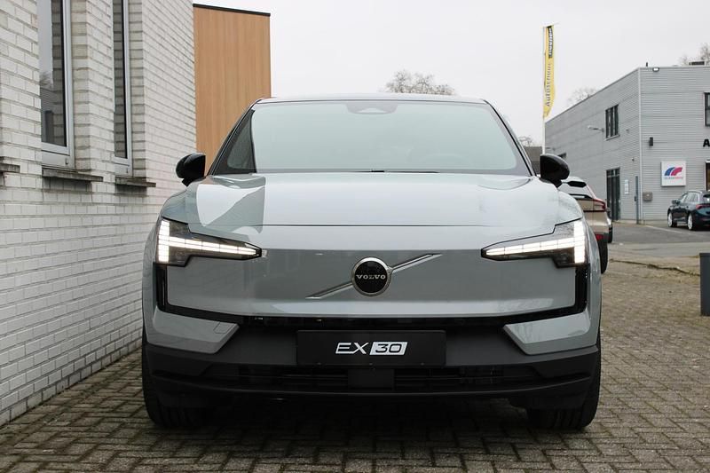 Nieuw Volvo EX30 Plus 11 kW (15 PK) 2026 Grijs SUV