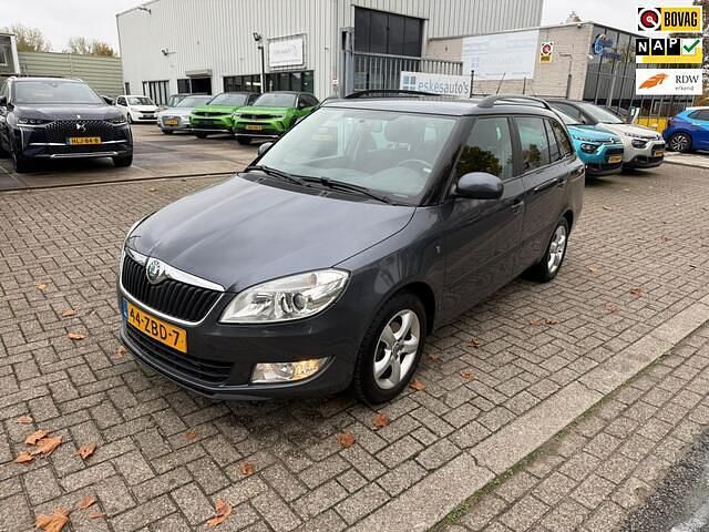 Grijs Gebruikt 2012 Skoda Fabia Tour Hatchback | € 4.950 (Eerlijke prijs) - Afbeelding 1/4