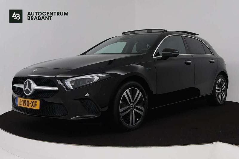 Zwart Gebruikt 2021 Mercedes A250 Business Hatchback | € 25.945 (Super prijs) - Afbeelding 1/4