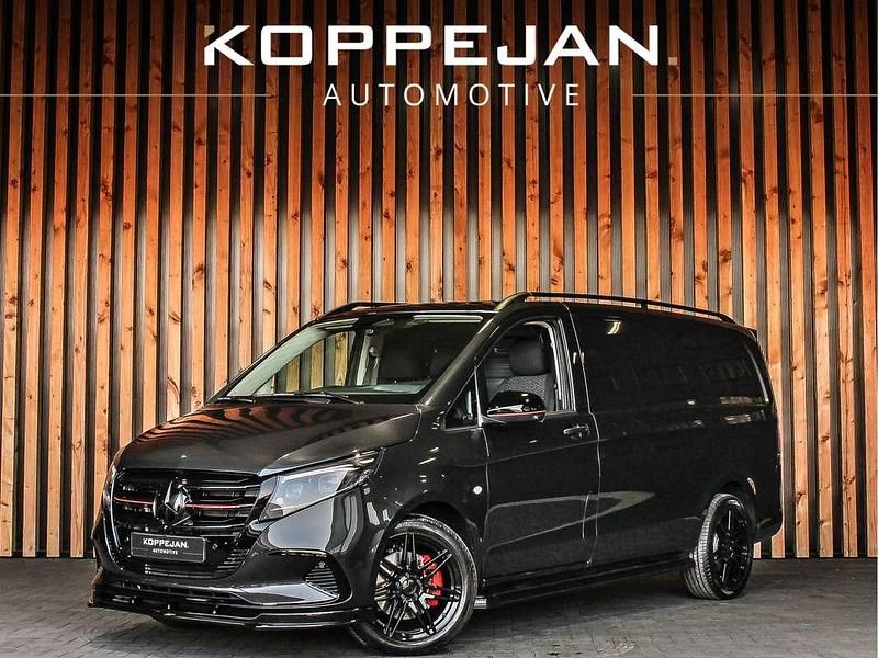 Grijs Gebruikt 2024 Mercedes Vito MPV | € 54.900 (Iets duurder) - Afbeelding 1/3