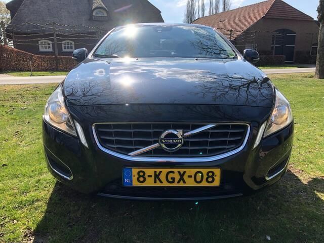Occasion Volvo S60 Momentum 150 PK (110 kW) 2013 Zwart Sedan