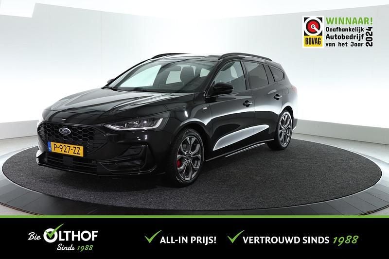 Zwart Gebruikt 2022 Ford Focus ST-Line Stationwagen | € 19.500 (Iets duurder) - Afbeelding 1/4