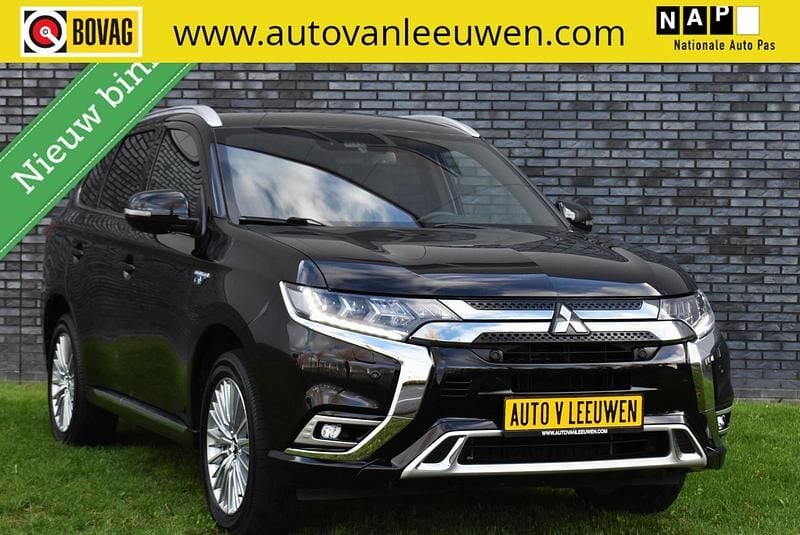 Zwart Gebruikt 2019 Mitsubishi Outlander P-HEV Intense+ SUV | € 25.920 (Eerlijke prijs) - Afbeelding 1/4