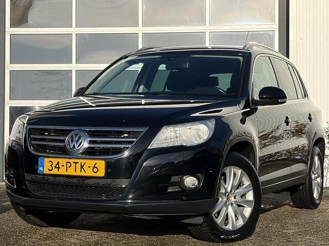 Zwart Occasion 2011 VW Tiguan Sport SUV | € 6.950 (Goede deal) - Afbeelding 1/4