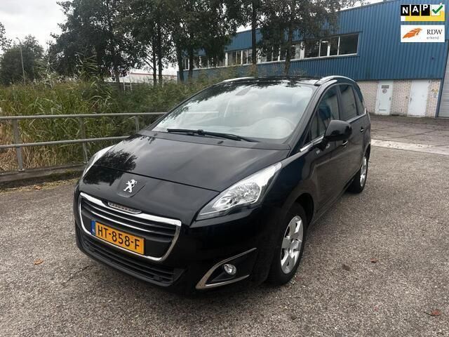 Zwart Gebruikt 2015 Peugeot 5008 Style MPV | € 7.750 (Goede deal) - Afbeelding 1/4