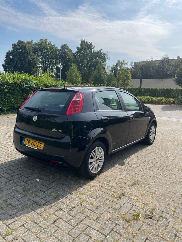 Zwart Gebruikt 2008 Fiat Grande Punto Hatchback | € 3.800 (Iets duurder) - Afbeelding 1/4