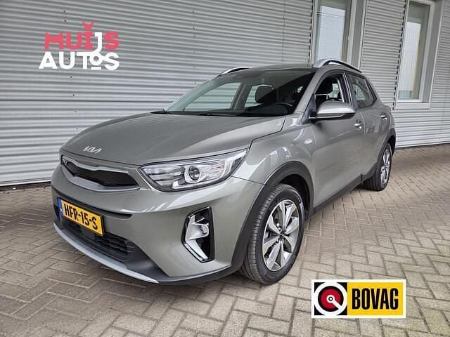 Groen Gebruikt 2023 Kia Stonic SUV | € 17.995 (Goede deal) - Afbeelding 1/4