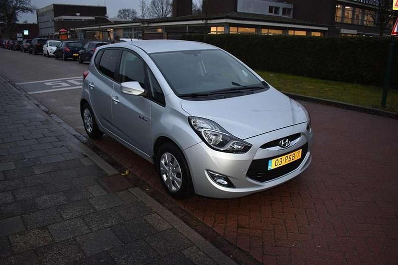 Occasion Hyundai ix20 125 PK (91 kW) 2011 Grijs (metallic) Hatchback