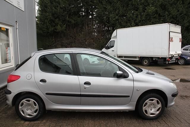 Occasion Peugeot 206 75 PK (55 kW) 2000 Grijs (metallic) Hatchback
