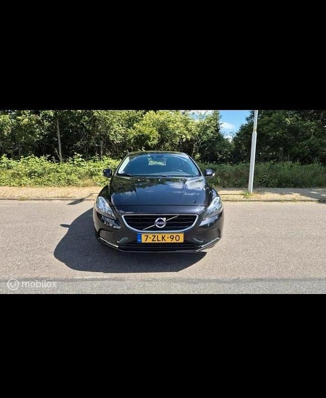 Occasion 2015 Volvo V40 | € 7.500 (Super prijs) - Afbeelding 1/4