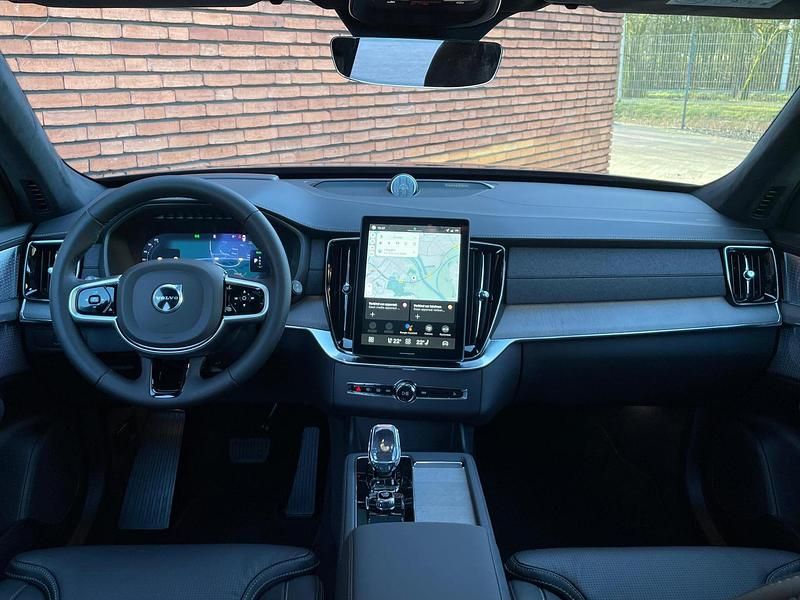 Nieuw Volvo XC90 Executive 2026 Bruin SUV