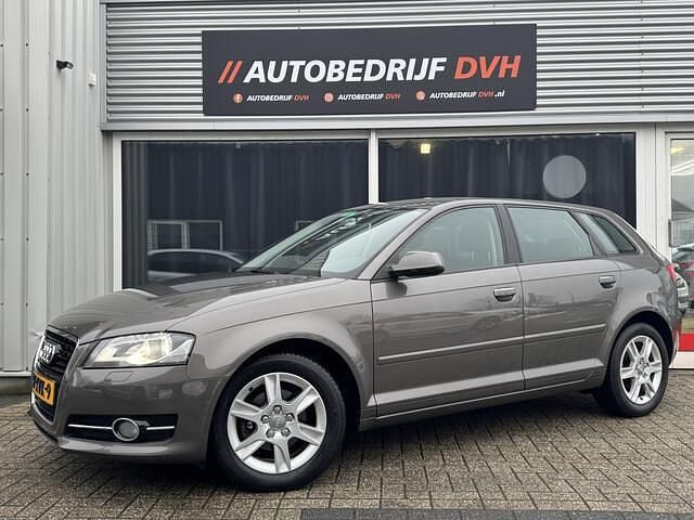 Grijs Occasion 2012 Audi A3 Sportback Hatchback | € 7.450 (Eerlijke prijs) - Afbeelding 1/4
