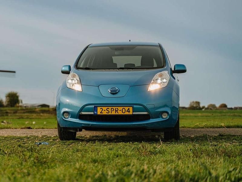 Occasion Nissan Leaf Tekna 80 kW (109 PK) 2013 Blauw Hatchback