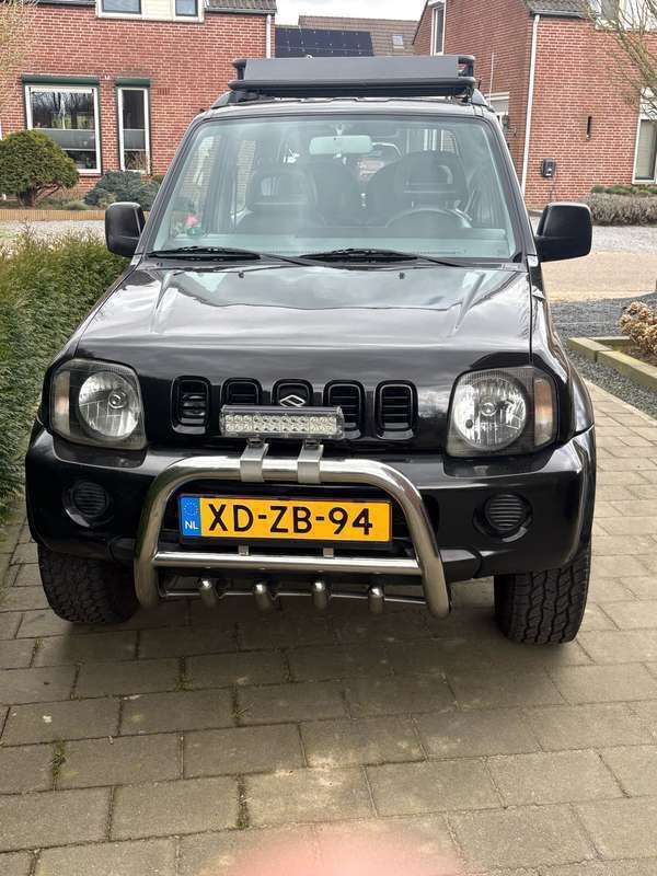 Zwart Gebruikt 1998 Suzuki Jimny SUV | € 5.000 (Eerlijke prijs) - Afbeelding 1/4