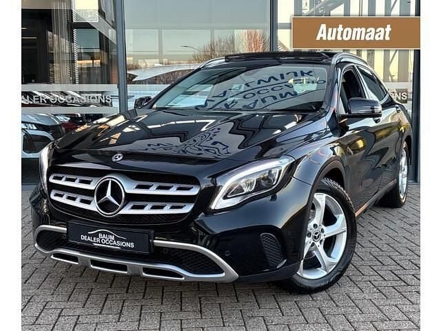 Zwart Gebruikt 2018 Mercedes GLA200 Premium Plus SUV | € 19.950 (Goede deal) - Afbeelding 1/4
