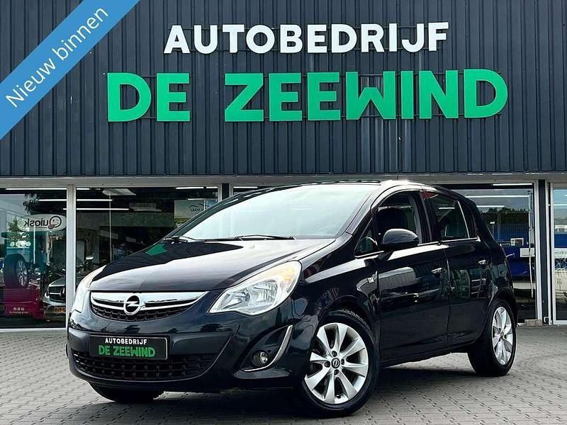 Zwart Gebruikt 2012 Opel Corsa Edition Hatchback | € 4.999 (Eerlijke prijs) - Afbeelding 1/3