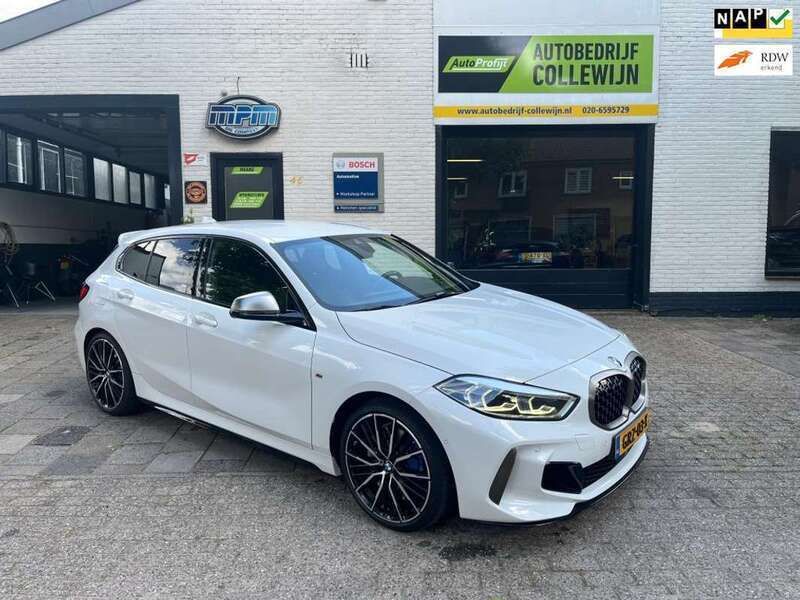 Wit Gebruikt 2021 BMW M135 Executive Hatchback | € 37.750 (Eerlijke prijs) - Afbeelding 1/4