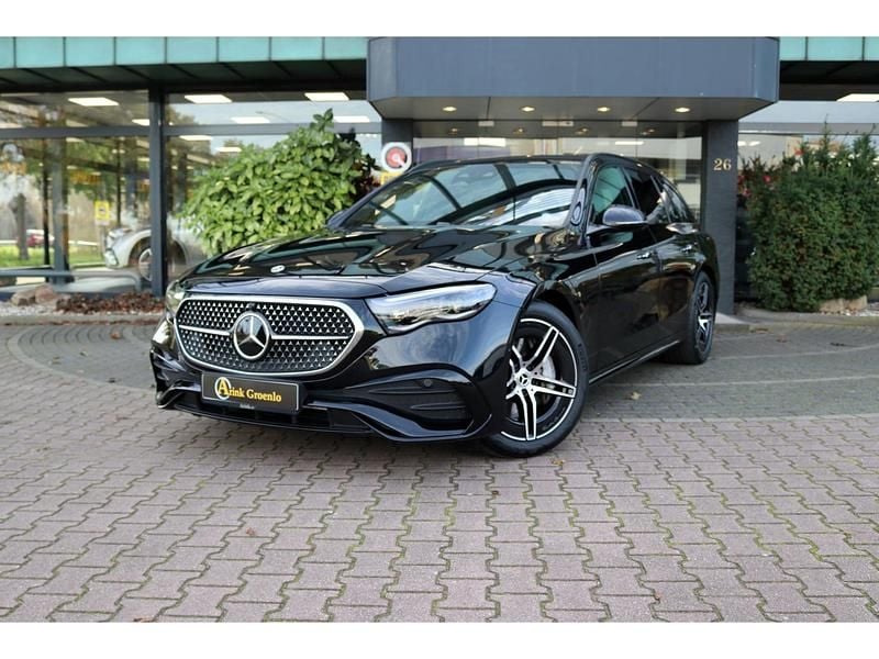 Zwart Occasion 2024 Mercedes E300 AMG line Stationwagen | € 58.950 (Eerlijke prijs) - Afbeelding 1/4
