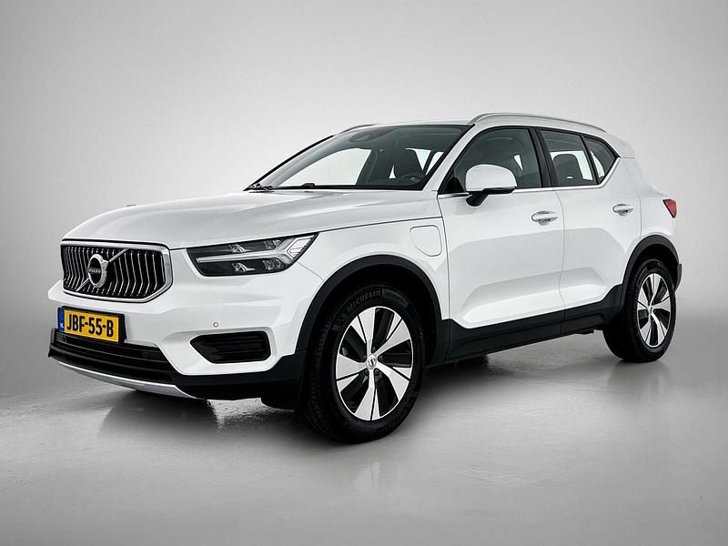 Wit Gebruikt 2022 Volvo XC40 Inscription SUV | € 31.945 (Goede deal) - Afbeelding 1/4