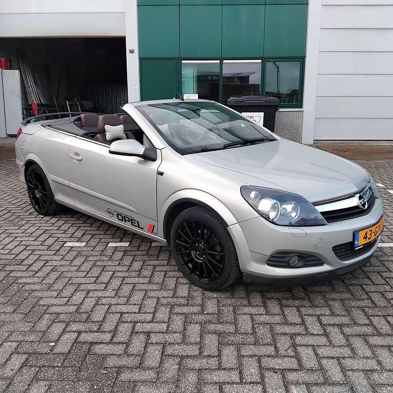 Zilver Gebruikt 2008 Opel Astra Cabriolet Cabriolet | € 3.950 (Eerlijke prijs) - Afbeelding 1/4