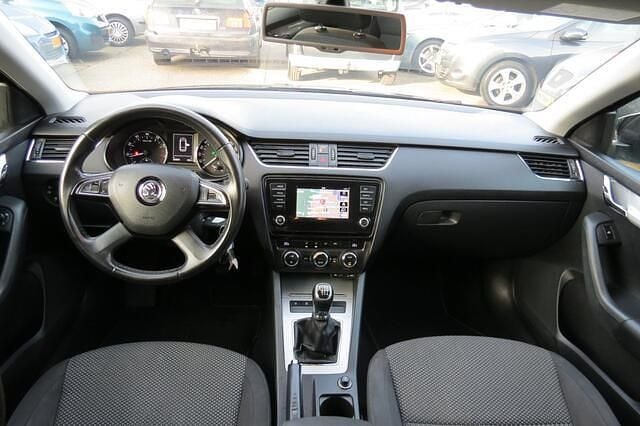 Occasion Skoda Octavia Business Line 105 PK (77 kW) 2014 Zwart Hatchback