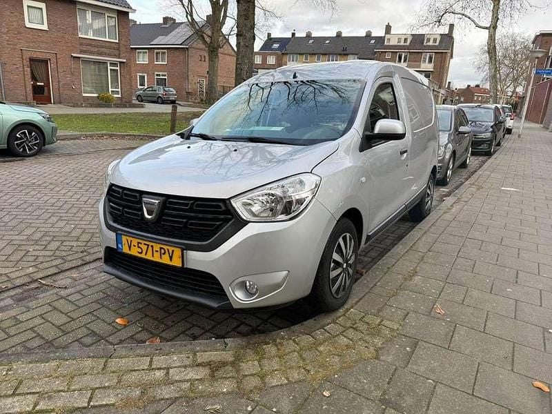 Zilver Occasion 2018 Dacia Dokker MPV | € 5.500 (Eerlijke prijs) - Afbeelding 1/4