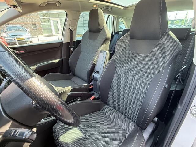 Wit Gebruikt 2015 Skoda Rapid Elegance Hatchback | € 9.444 (Eerlijke prijs) - Afbeelding 1/1