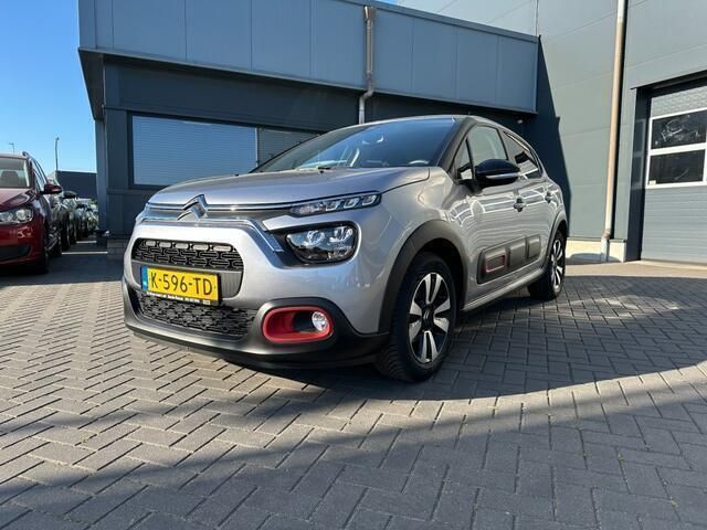 Grijs, metallic lak Gebruikt 2021 Citroën C3 PureTech Hatchback | € 12.950 (Goede deal) - Afbeelding 1/4