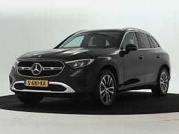 Obsidiaanzwart metaal Gebruikt 2023 Mercedes 200 Business SUV | € 59.950 - Afbeelding 1/3