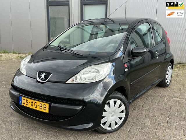 Zwart Gebruikt 2007 Peugeot 107 Hatchback | € 1.149 (Eerlijke prijs) - Afbeelding 1/4