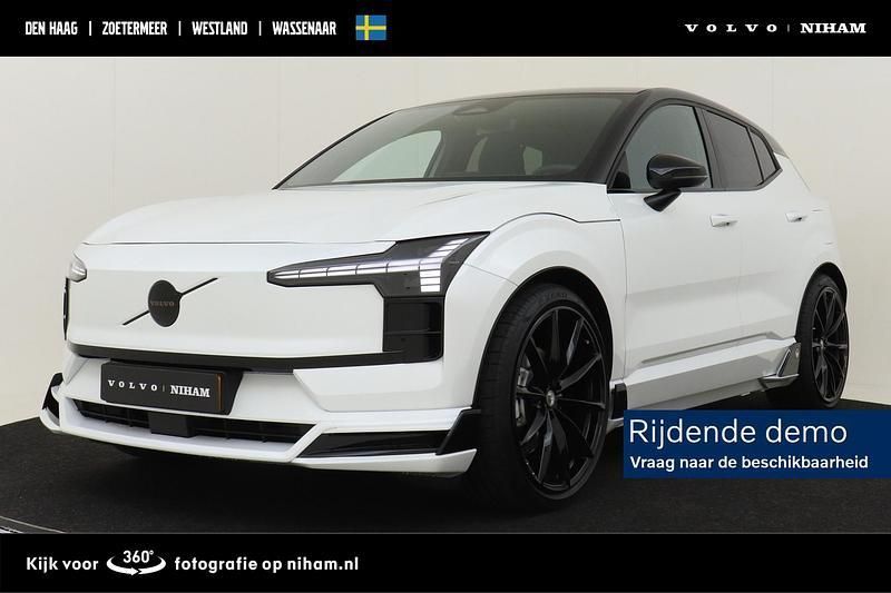 Wit Gebruikt 2025 Volvo EX30 Plus SUV | € 48.890 - Afbeelding 1/4