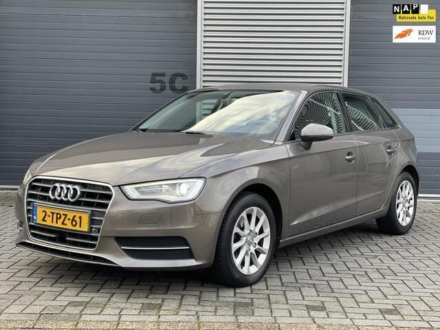 Grijs Gebruikt 2014 Audi A3 Sportback Proline Hatchback | € 10.950 (Iets duurder) - Afbeelding 1/4