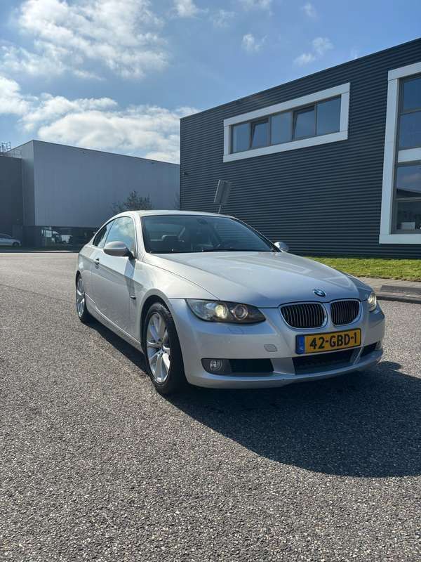 Grijs Gebruikt 2008 BMW 325 Executive Coupé | € 6.250 (Super prijs) - Afbeelding 1/4