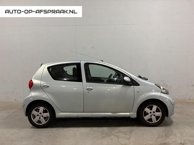 Blauw Occasion 2006 Toyota Aygo Sport Hatchback | € 1.999 (Eerlijke prijs) - Afbeelding 1/4