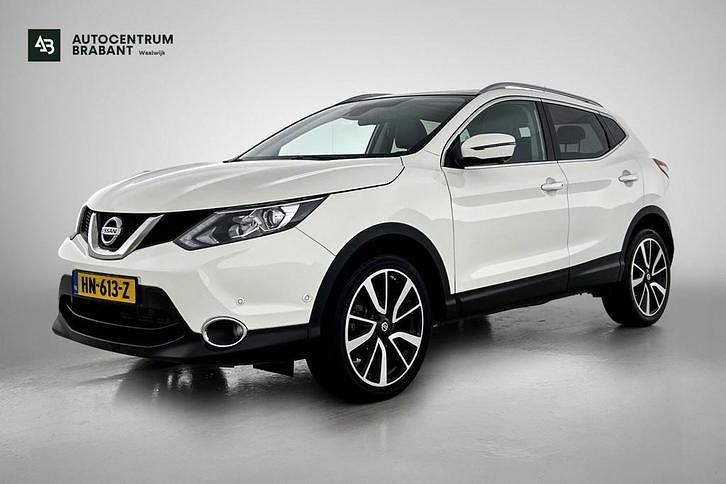 Wit Occasion 2015 Nissan Qashqai Tekna SUV | € 12.945 (Goede deal) - Afbeelding 1/4