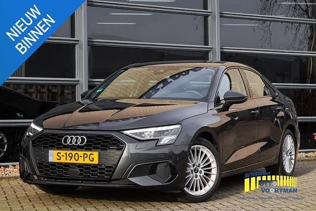 Grijs Occasion 2023 Audi A3 Advanced Sedan | € 23.499 (Super prijs) - Afbeelding 1/4