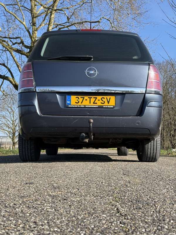 Grijs Gebruikt 2007 Opel Zafira MPV | € 2.000 (Goede deal) - Afbeelding 1/4