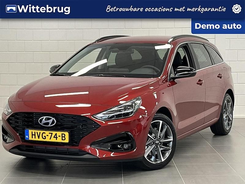 Occasion Hyundai i30 Premium 141 PK (103 kW) 2025 Rood metallic Stationwagen