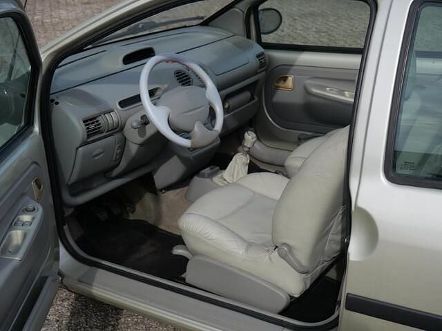 Occasion Renault Twingo Initiale 58 PK (42 kW) 1999 Geel Hatchback