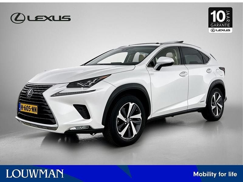 Wit Gebruikt 2018 Lexus NX300h President Line SUV | € 35.950 (Eerlijke prijs) - Afbeelding 1/3