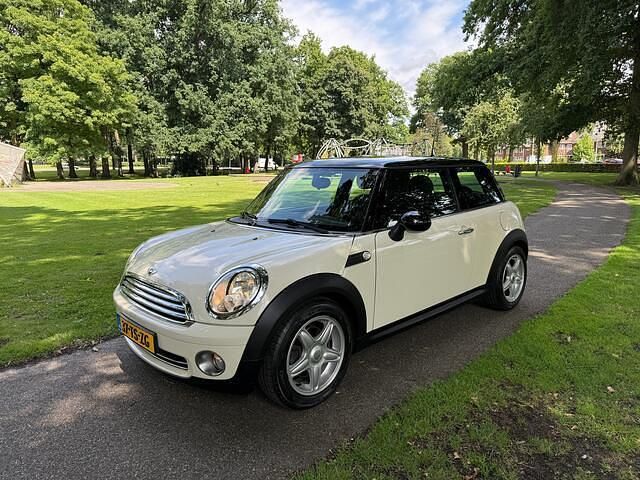 Wit Gebruikt 2007 Mini Cooper Chili Hatchback | € 4.999 (Eerlijke prijs) - Afbeelding 1/4
