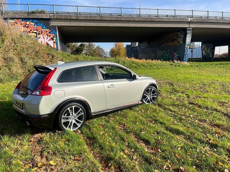 Wit (metallic) Gebruikt 2007 Volvo C30 Momentum Hatchback | € 4.000 - Afbeelding 1/4