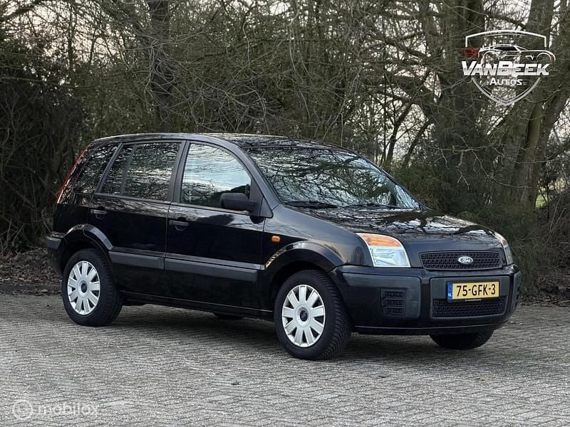 Zwart Occasion 2008 Ford Fusion Cool & Sound Edition MPV | € 1.875 (Goede deal) - Afbeelding 1/4