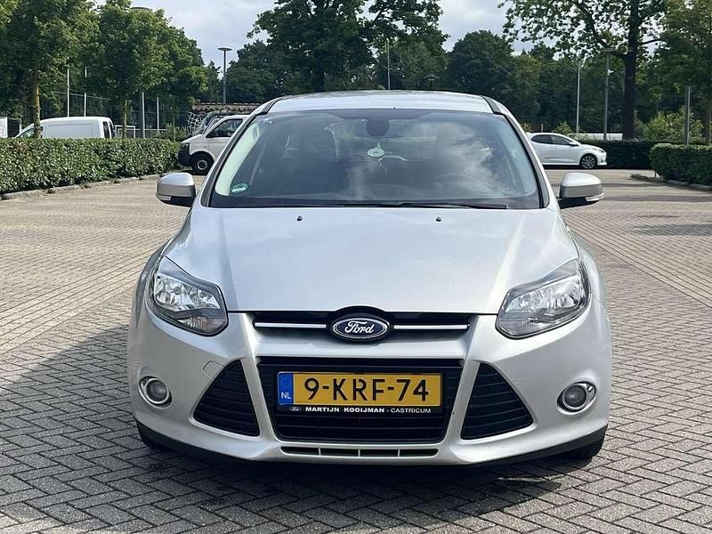 Grijs Gebruikt 2013 Ford Focus Titanium Stationwagen | € 2.300 (Goede deal) - Afbeelding 1/4