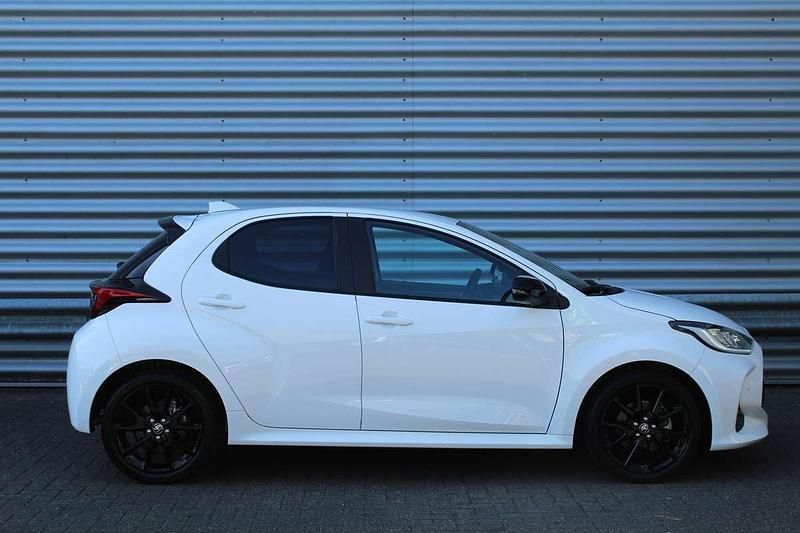 Occasion Toyota Yaris Hybrid Executive 116 PK (85 kW) 2022 Wit Hatchback