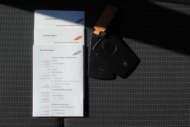 Occasion Renault Scénic III Expression 112 PK (82 kW) 2014 Zwart MPV